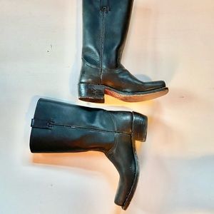 7.5 M Cavalry Frye Boots barely worn.Need a little polish.